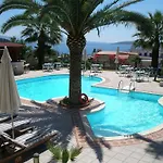 Ξενοδοχείο Holidays 4*