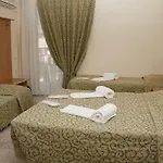 Ξενοδοχείο Holidays 4*