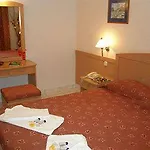 Ξενοδοχείο Holidays Τολό