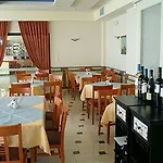 Holidays Ξενοδοχείο Τολό