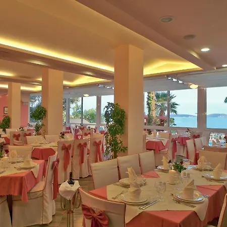 Holidays 4*