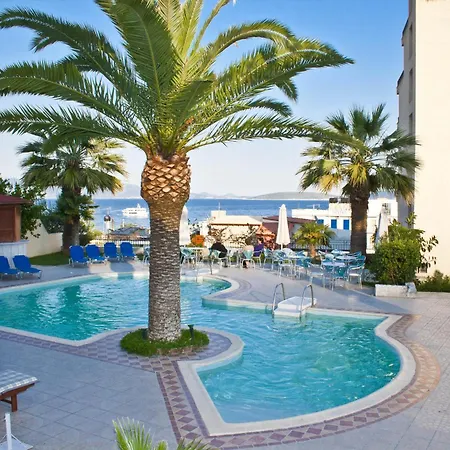 Ξενοδοχείο Holidays 4*