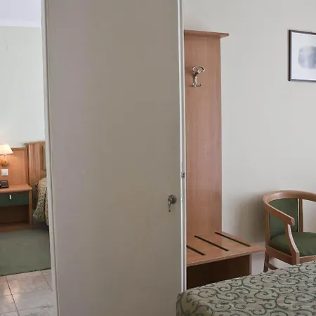 Holidays Hotel Tolón