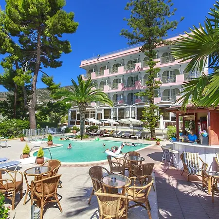 Szálloda Holidays 4*