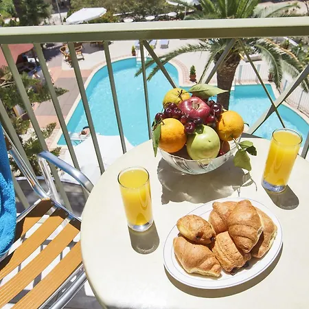 Holidays 4* טולון