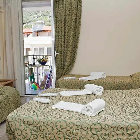 Holidays Szálloda Toló