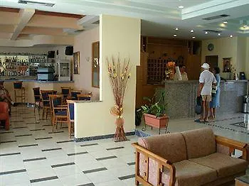 托隆假日酒店 酒店