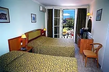 Hotel Holidays 4*