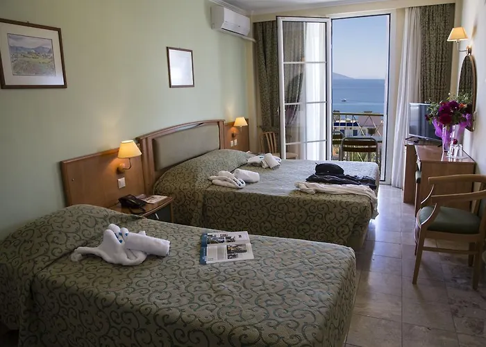 Hotel Holidays 4*